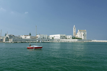 Trani - Vista del Porto e del Duomo