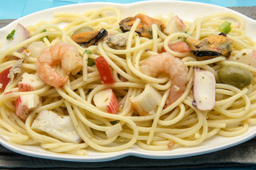 Ensalada de pasta con marisco