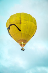 Naklejka premium yellow Air Balloon flying