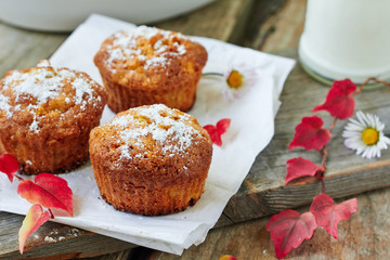 Apple muffins