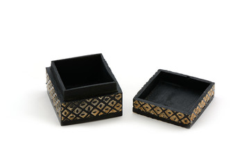 Holzschachtel geöffnet