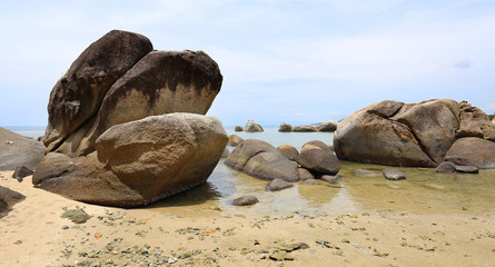 Fototapeta na wymiar unusual rocks and boulders in the sea