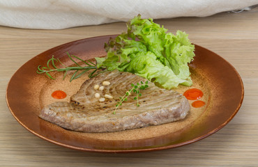 Grilled tuna steak