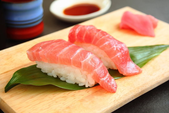 鮪　寿司　日本酒
