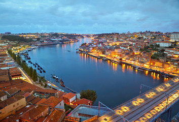 Obraz premium Porto after sunset, Portugal