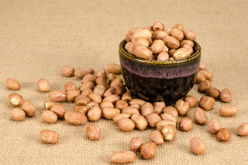 Raw peanuts