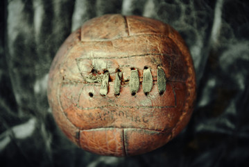 ballon de football vintage - 73798321