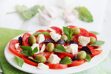 garlic salad with cheese