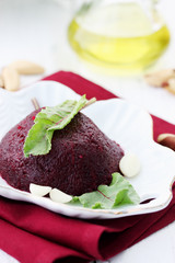 autumn beet salad with garlic