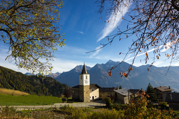 Chiesa in un paese di montagna