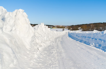 Fototapeta na wymiar Snowy winter in countryside. Moscow region of Russia