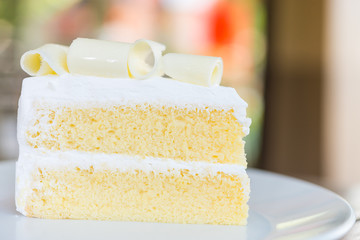 White chocolate cake