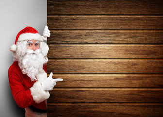 Leere Wand und Weihnachtsmann