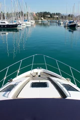 Tableaux ronds sur plexiglas Anti-reflet Sports nautique super yacht dans la marina
