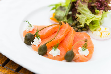 Smoked salmon salad