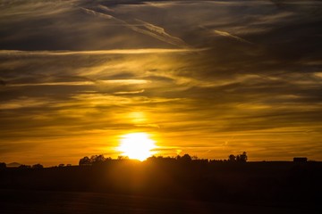 Sonne geht unter in Bayern