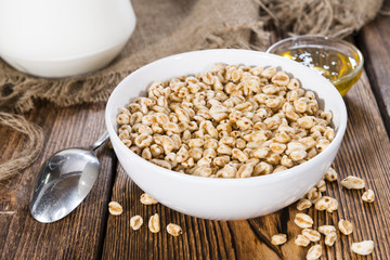 Puffed wheat with milk