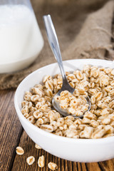 Portion of puffed wheat