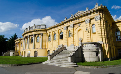Obraz premium Szechenyi bath in Budapest City park, Hungary