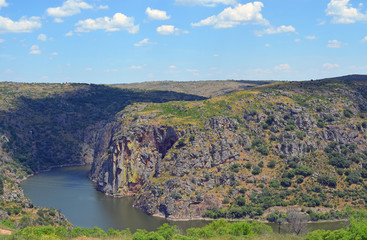 Flusslauf des Rio Duero bei Miranda do Douro Portugal