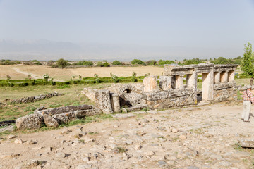 Fototapeta na wymiar amukkale. The ruins of the tomb in the necropolis of Hierapolis