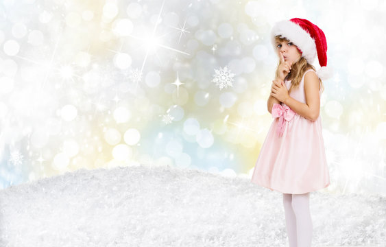 m&auml;dchen in weihnachtslandschaft pscht w&uuml;nsche