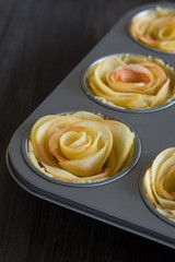 Obraz na płótnie Canvas Mini Rose Shaped Apple Tarts