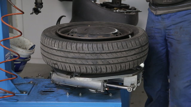Breaking The Tire Off From The Rim