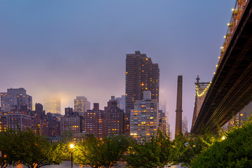 Fototapeta premium Queen Bridge, New York skyline