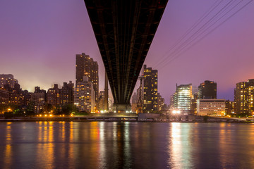 Obraz premium Queen Bridge, New York skyline