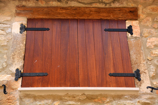contraventanas de madera rusticas