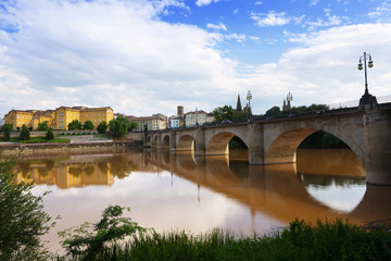 Obraz premium ancient bridge over Ebro river. Logrono