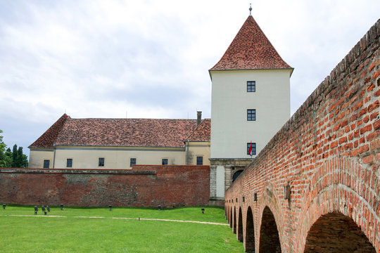 Mittelalterliches Schloss in Sarvar