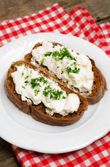 rye bread with cream cheese and dill