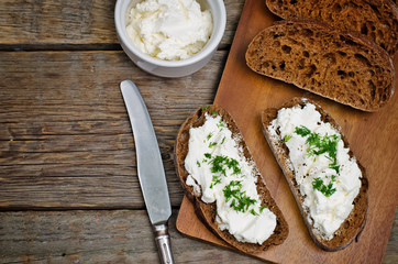 rye bread with cream cheese and dill