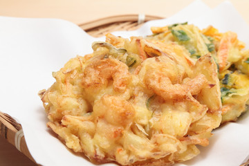 海老と野菜のかき揚げ