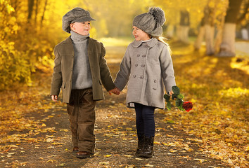 Fototapeta premium Autumn romantic girl and boy