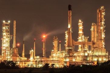 Petrochemical plant, Refinery