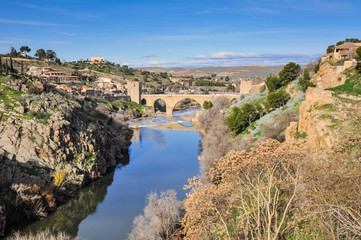 Fototapeta na wymiar Tagus river and Bridge of San Martin, Toledo (Spain)