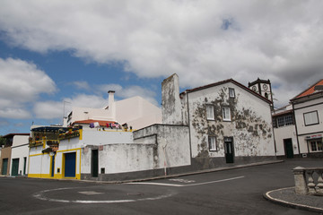 Açores - Sao Miguel - Quartier du port  de Vila Franca do Campo