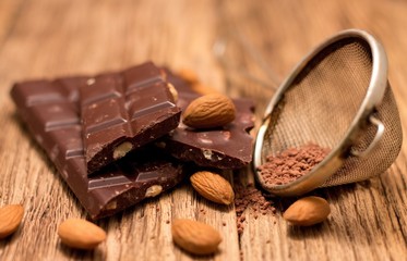 Dark chocolate and almonds
