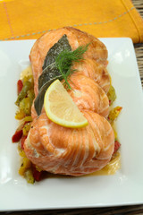 rôti de saumon farci