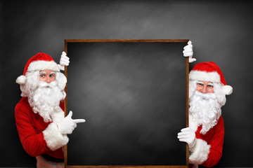 Leere Wand und Weihnachtsmann