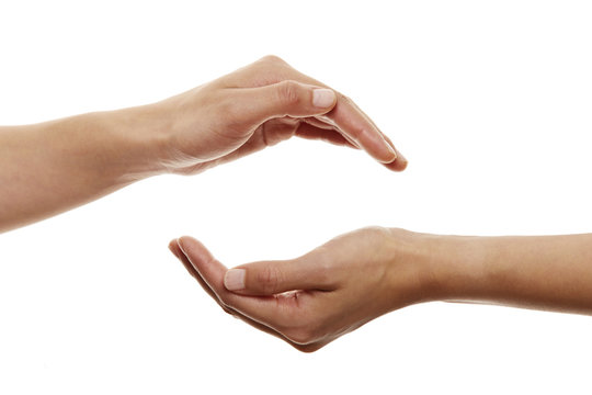 H&auml;nde halten leeren Raum