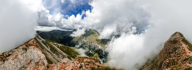 Panoramica monti sibillini dal Monte Sibilla