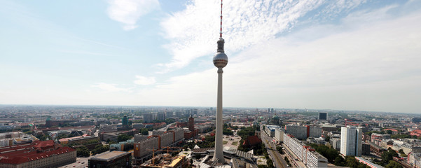 Fernsehturm am Alexanderplatz © etfoto
