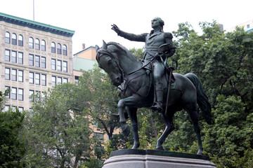 Fototapeta na wymiar Equestrian statue of General George Washington, in the south sid