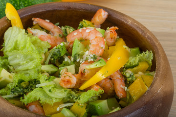 Salad with shrimps and avocado