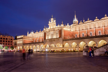 Naklejka premium Cloth Hall in the Old Town of Krakow at Night