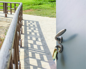 Obraz premium open door ladder